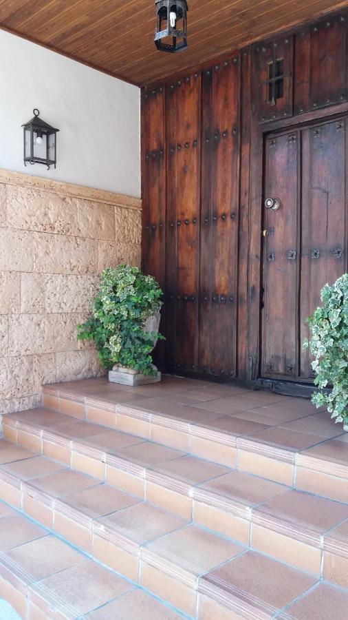 Hostal Rural Moratin Pastrana Esterno foto