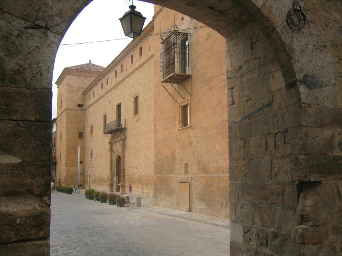 Hostal Rural Moratin Pastrana Esterno foto
