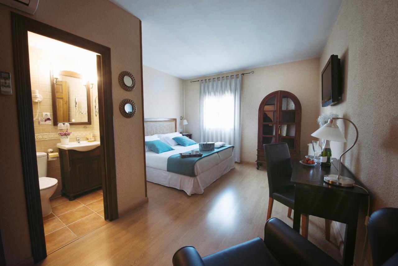 Hostal Rural Moratin Pastrana Esterno foto
