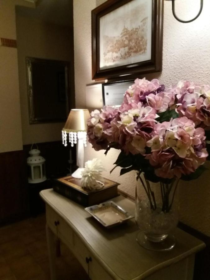Hostal Rural Moratin Pastrana Esterno foto