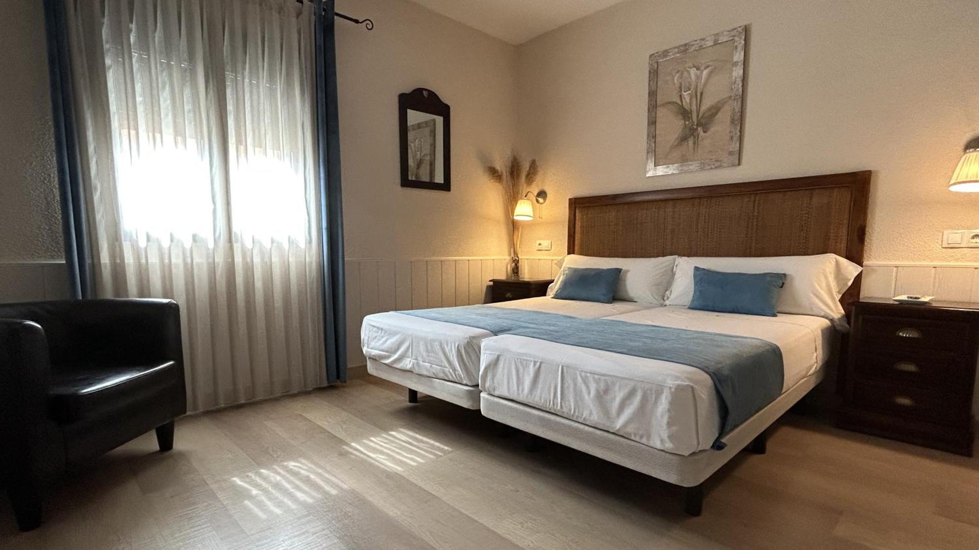 Hostal Rural Moratin Pastrana Esterno foto